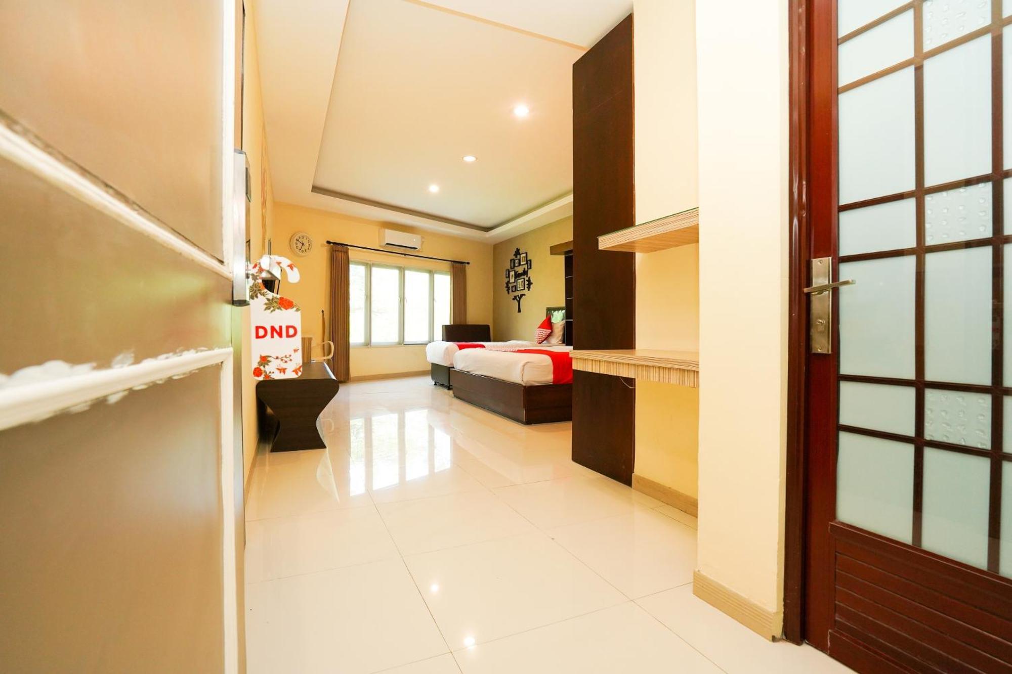 Super Oyo Capital O 175 K-60 Residence Surabaya Exterior foto