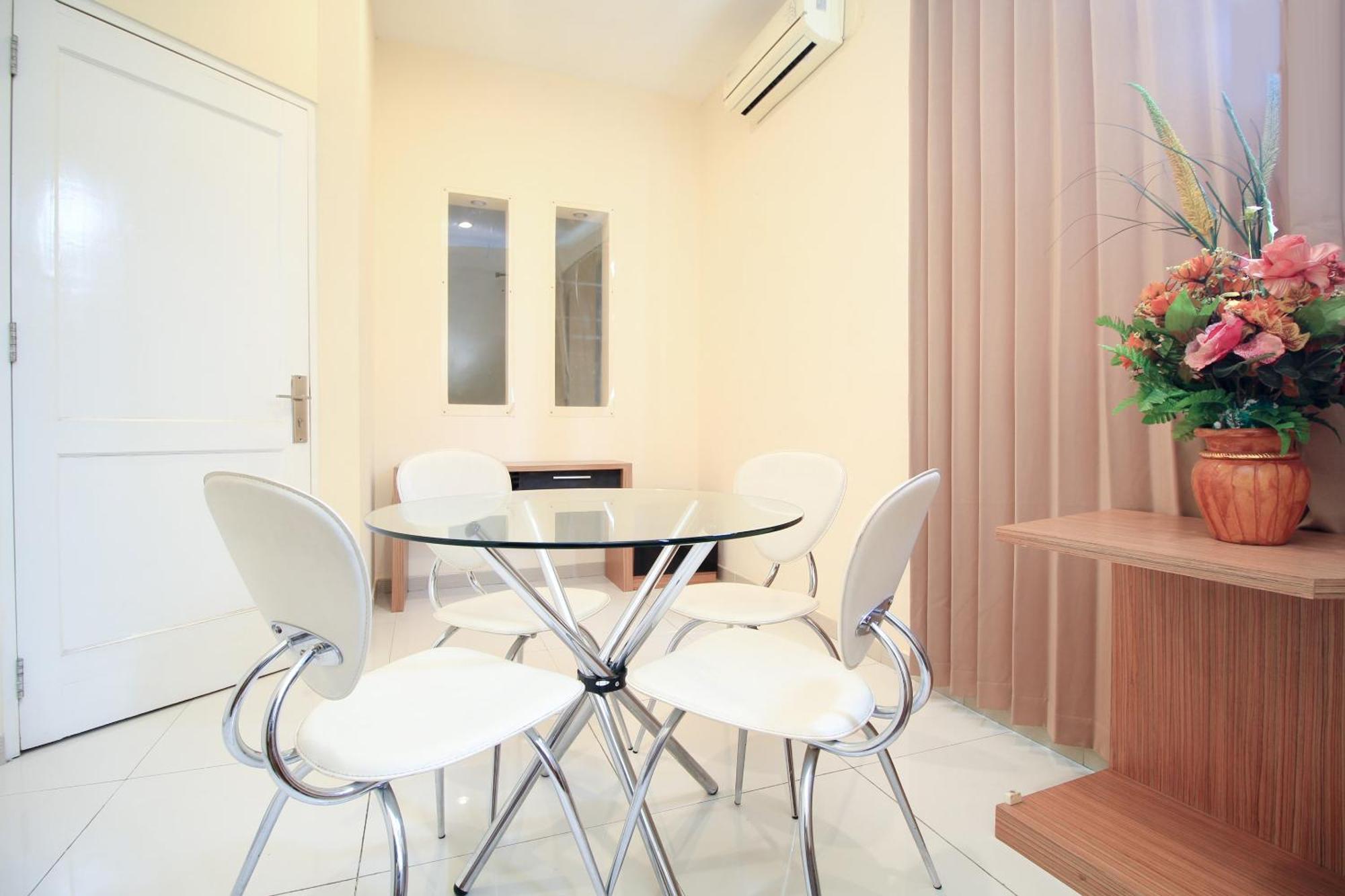 Super Oyo Capital O 175 K-60 Residence Surabaya Exterior foto