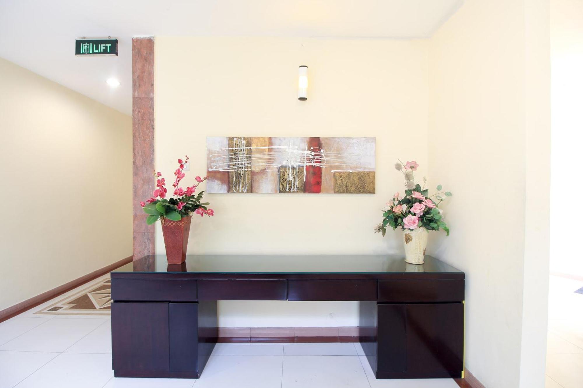 Super Oyo Capital O 175 K-60 Residence Surabaya Exterior foto